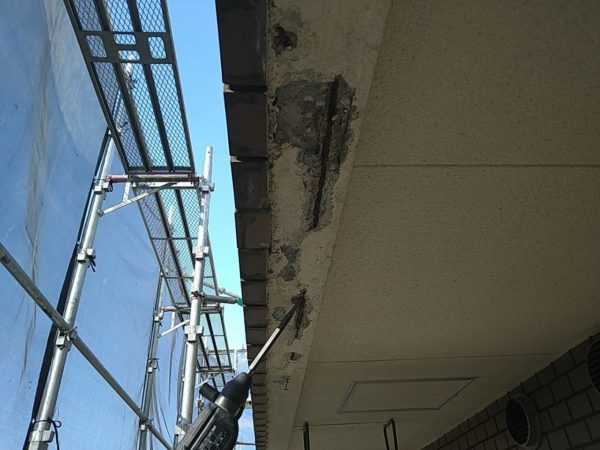 大阪府八尾市での某ビル外壁タイル張替え及び天井補修工事